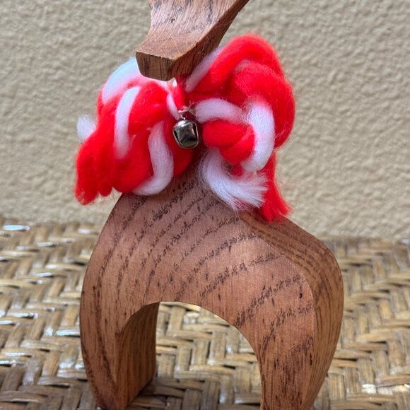 Vintage Handcrafted Wooden Reindeer Figurines With Red & Green Wool Bows 1986 - Picture 3 of 7